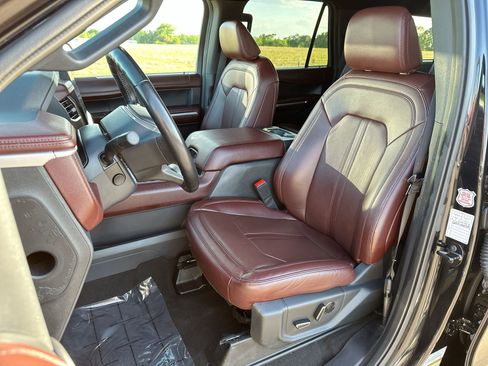 Used 2024 Ford Expedition Max Limited AWD/4WD image 11