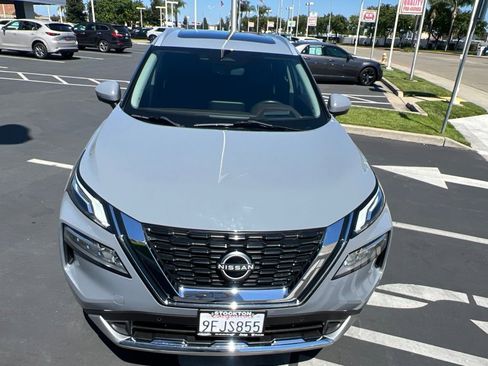 Used 2023 Nissan Rogue Platinum w/ Platinum Premium Package FWD image 9