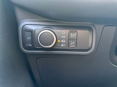 Used 2025 Ford Explorer Active AWD/4WD image 35