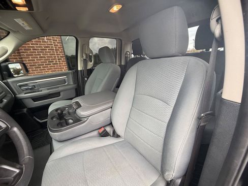 Used 2018 RAM 1500 Classic SLT AWD/4WD image 17