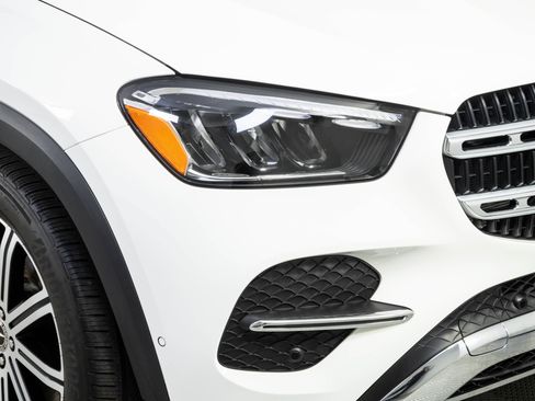 Used 2025 Mercedes-Benz GLE 450e 4MATIC image 36