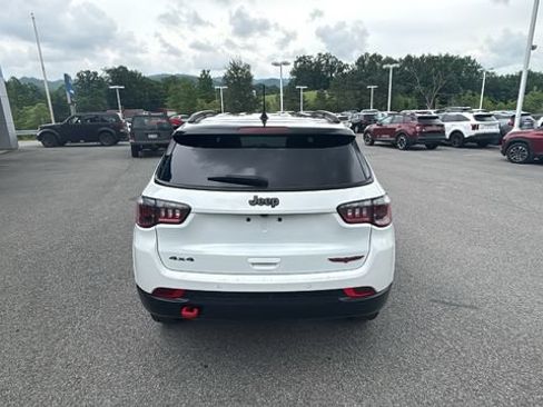 Used 2025 Jeep Compass Trailhawk AWD/4WD image 4