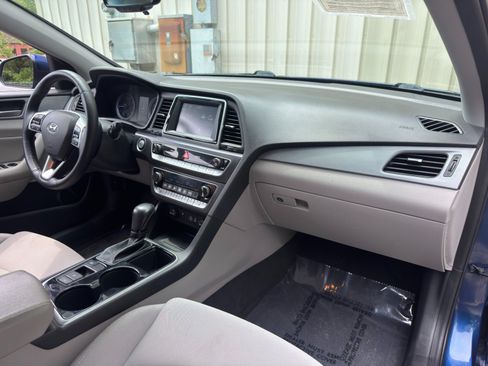 Used 2019 Hyundai Sonata SEL w/ Tech Package 02 FWD image 13