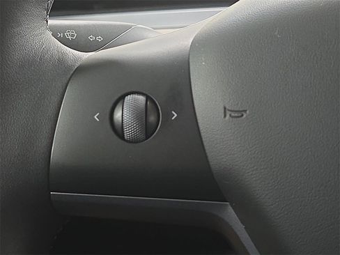 Used 2023 Tesla Model 3 Long Range image 17