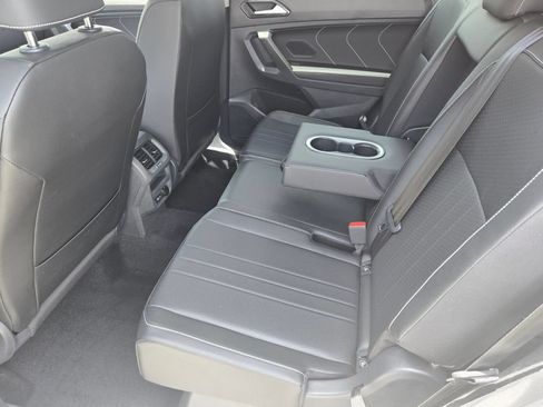 Certified 2023 Volkswagen Tiguan SE FWD image 12