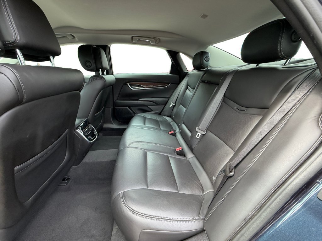 Used 2013 Cadillac XTS Luxury AWD/4WD image 14