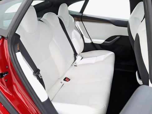 Used 2026 Tesla Model S AWD/4WD image 30