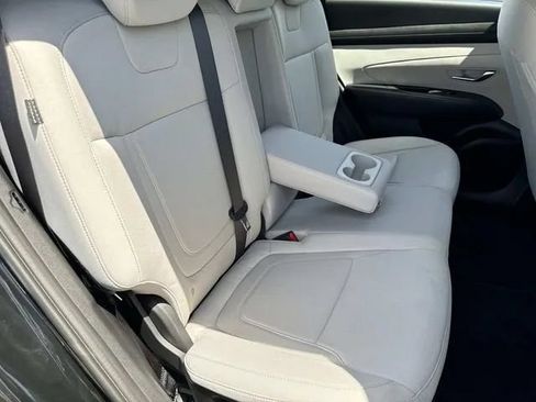 Used 2025 Hyundai Tucson SE FWD image 24