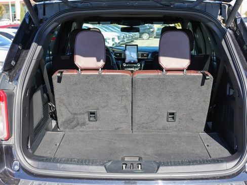 Used 2022 Ford Explorer Platinum w/ Technology Package image 9