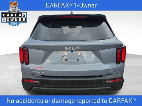 Used 2023 Kia Sorento LX image 4