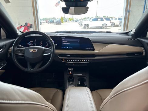 Used 2024 Cadillac XT4 Premium Luxury w/ Active Safety Package FWD image 18
