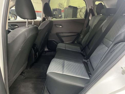 Used 2023 Nissan Rogue SV image 13