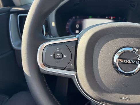 Certified 2023 Volvo XC60 B5 Core image 22