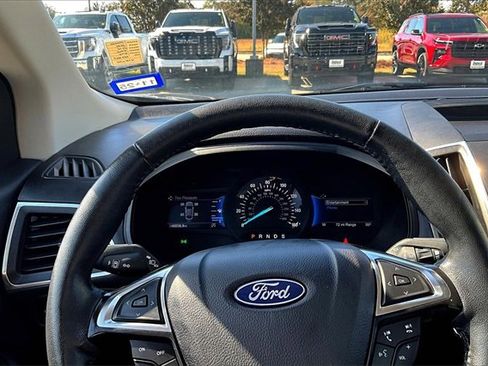 Used 2024 Ford Edge Titanium image 13