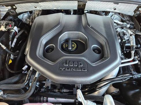 Used 2023 Jeep Grand Cherokee 4WD 4xe w/ Luxury Tech Group II image 23