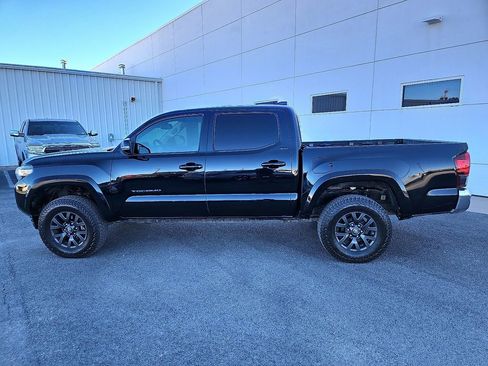 Used 2020 Toyota Tacoma SR5 image 3