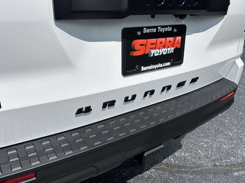 New 2026 Toyota 4Runner SR5 AWD/4WD image 11