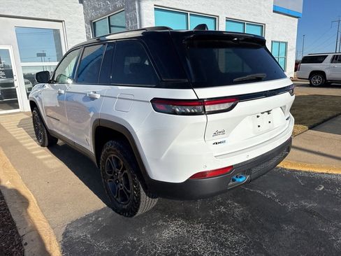 Used 2024 Jeep Grand Cherokee Trailhawk w/ Luxury Tech Group III image 7