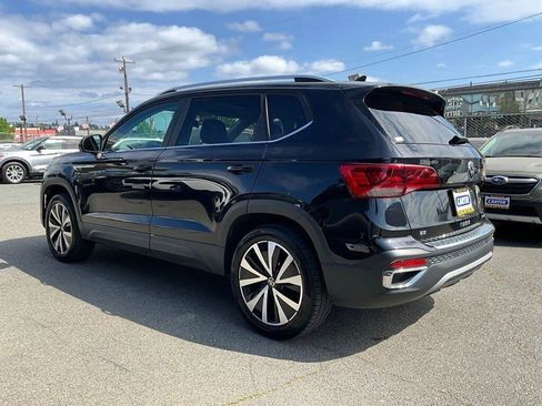 Used 2022 Volkswagen Taos SE image 6
