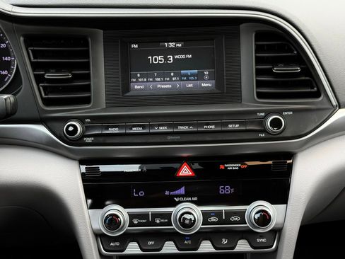 Used 2020 Hyundai Elantra SE image 38