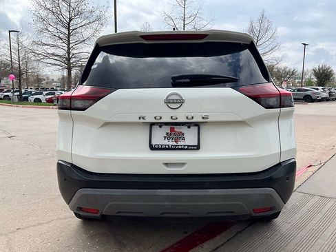 Used 2023 Nissan Rogue S image 7