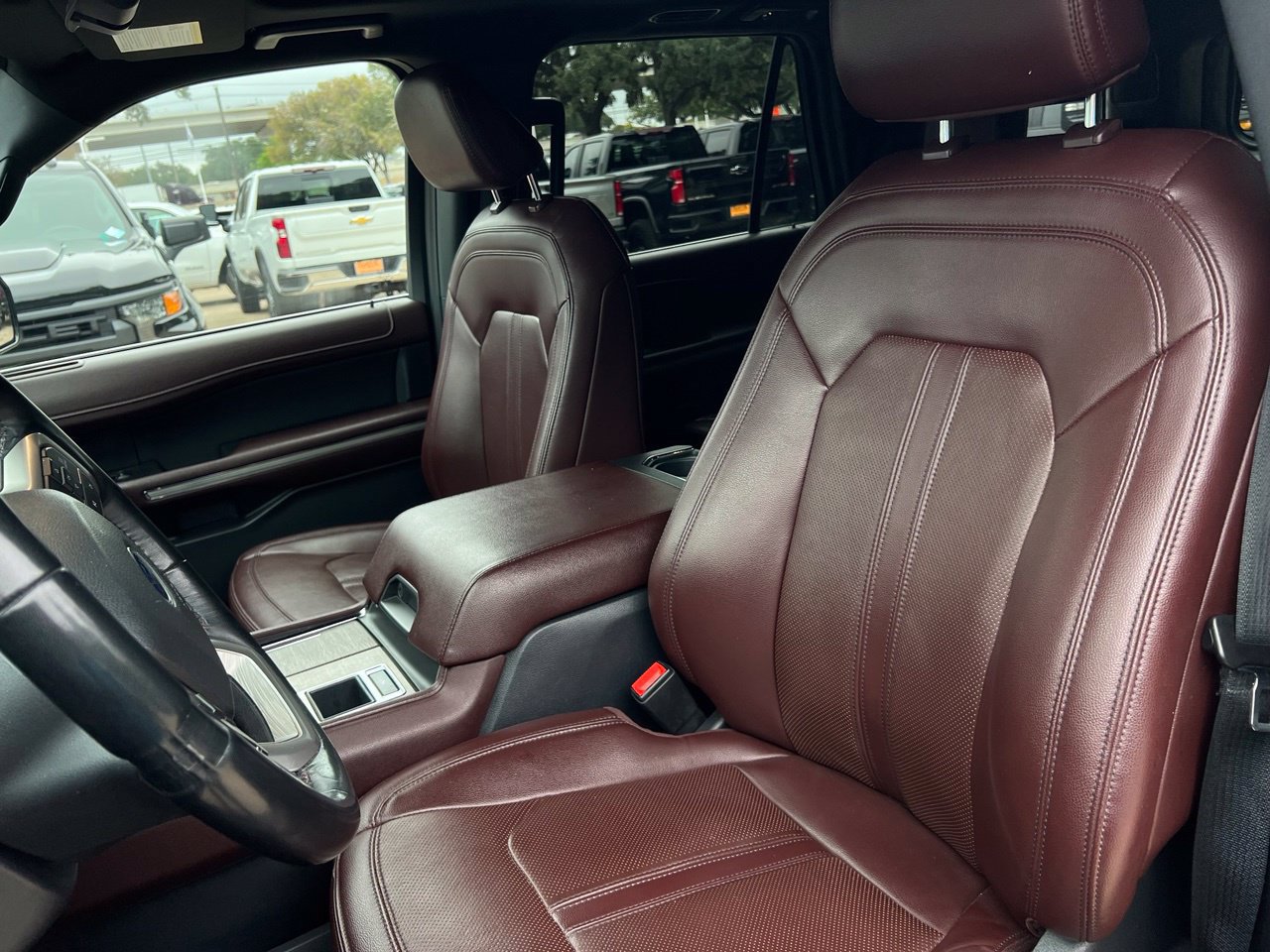Used 2024 Ford Expedition Limited RWD image 10