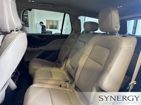 Used 2020 Lincoln Aviator 2WD image 27