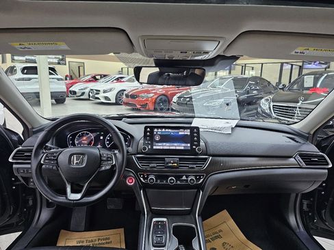 Used 2018 Honda Accord Touring image 26