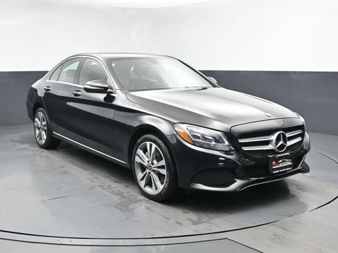 Used 2018 Mercedes-Benz C 300 4MATIC Sedan image 2