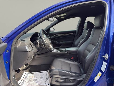 Used 2018 Honda Accord Sport image 9