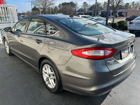 Used 2014 Ford Fusion SE image 5