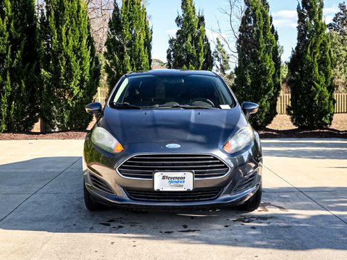 Used 2018 Ford Fiesta SE image 3