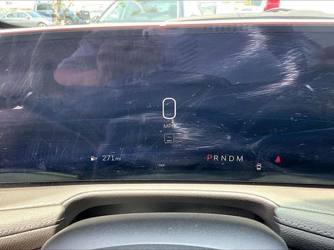Used 2025 Cadillac XT4 Premium Luxury FWD image 24