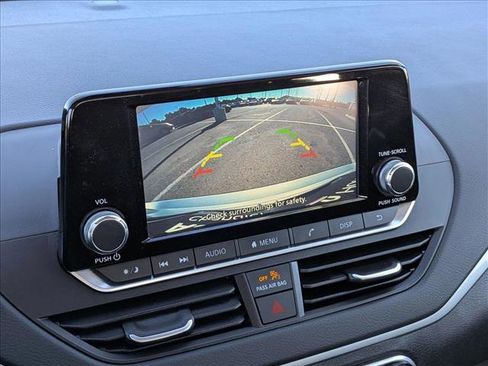 Used 2024 Nissan Altima 2.5 S image 13