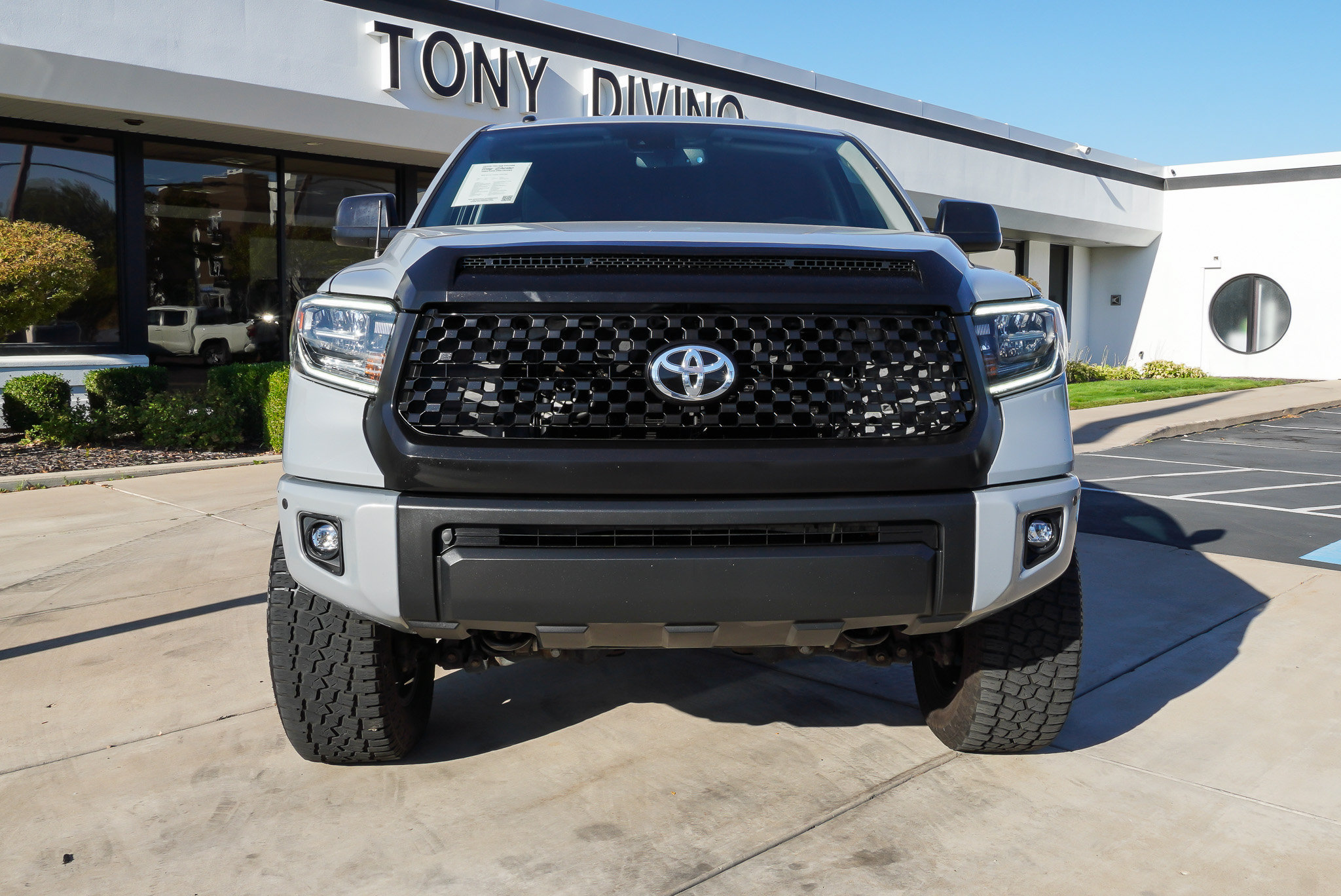 Used 2018 Toyota Tundra SR5 AWD/4WD image 3