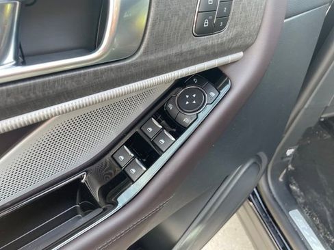 New 2026 Ford Explorer Platinum image 11