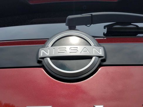 Used 2023 Nissan Pathfinder Platinum w/ Cargo Package AWD/4WD image 7