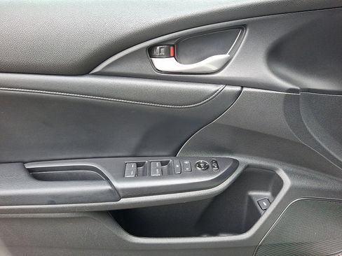 Used 2019 Honda Insight Touring image 10