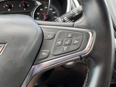 Used 2023 Chevrolet Equinox LT FWD image 17