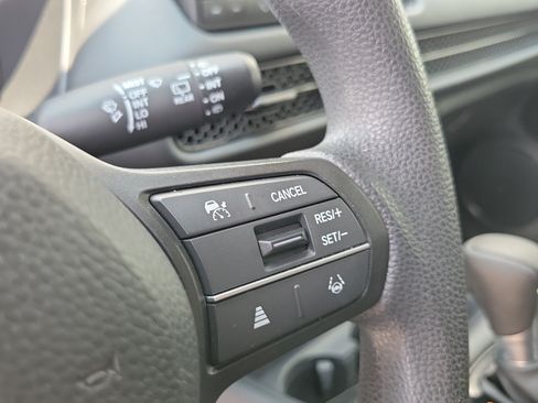Used 2024 Honda HR-V LX image 25
