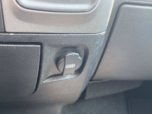 Used 2018 RAM 1500 Express AWD/4WD image 42
