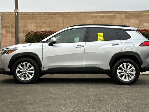 Used 2024 Toyota Corolla Cross LE image 7