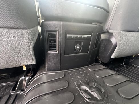 Used 2015 RAM 2500 Big Horn image 36