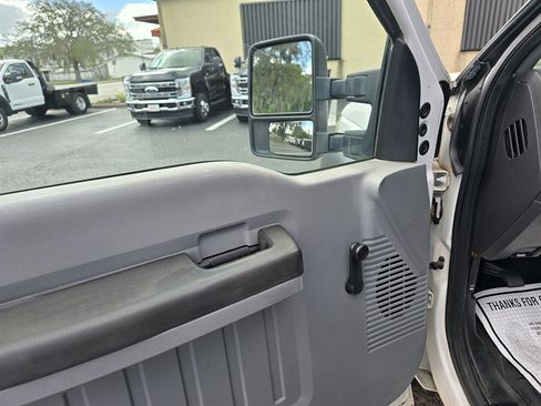 Used 2016 Ford F550 2WD Regular Cab Super Duty image 13