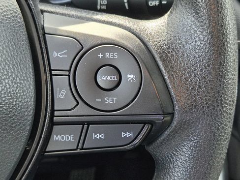 Used 2025 Toyota RAV4 XLE FWD image 23