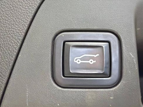 Used 2021 Buick Envision Preferred AWD/4WD image 19