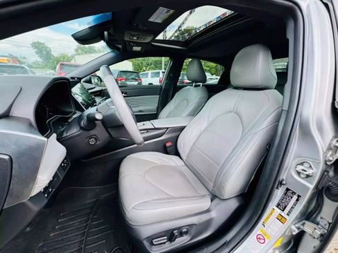 Used 2019 Toyota Avalon Limited w/ All Weather Liner Package image 11