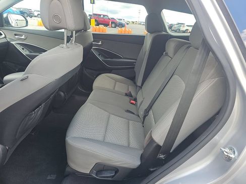 Used 2018 Hyundai Santa Fe SE FWD image 5