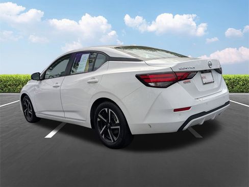 Used 2024 Nissan Sentra SV image 6