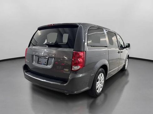Used 2019 Dodge Grand Caravan SE FWD image 10